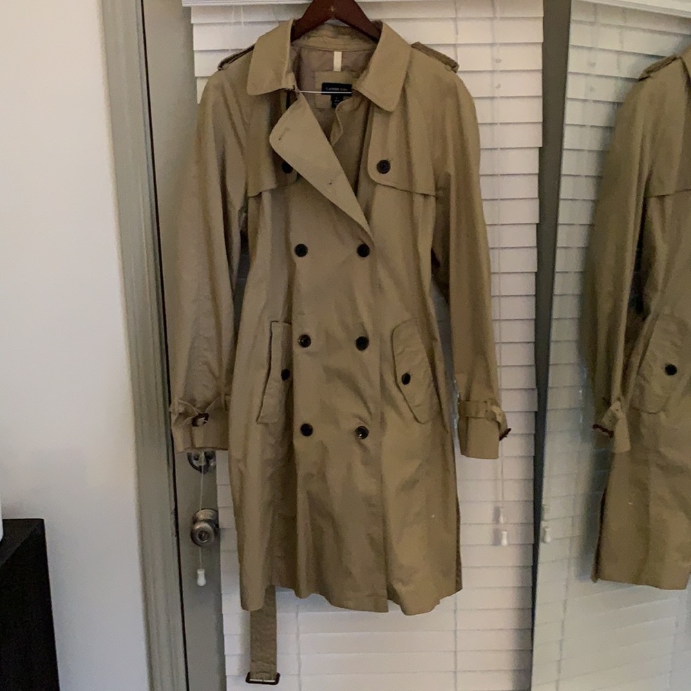 Lands End Women’s Khaki Belted Trench Coat (size Large)